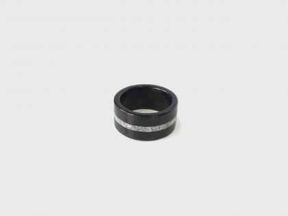 Mother of pearl-ebony ring