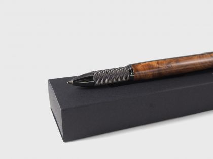 Skipper wood pen in ebony and thuya burl