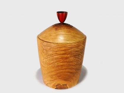 Walnut vase with cover N1