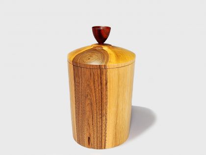 Walnut vase with cover N2